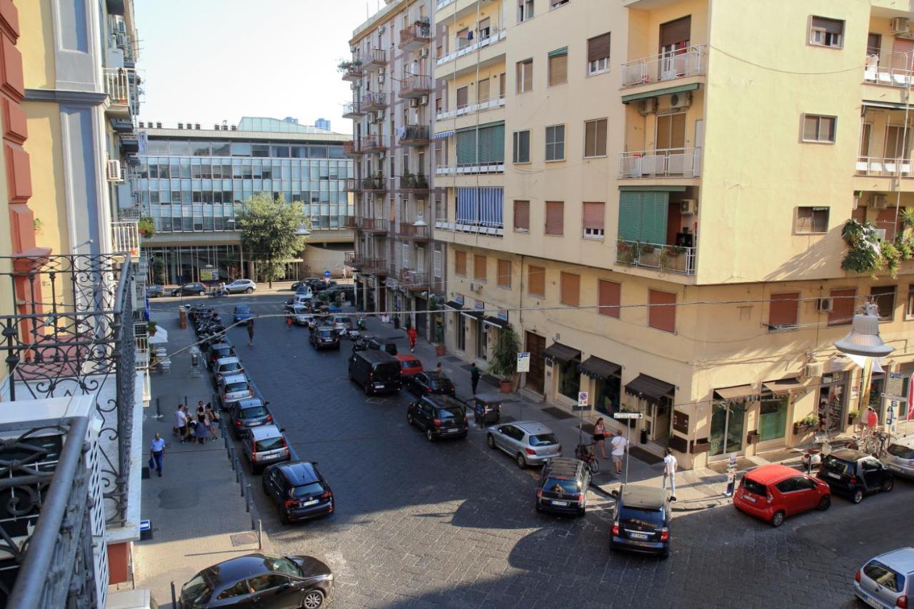 B&B Mitilini Central Station Neapel Exterior foto